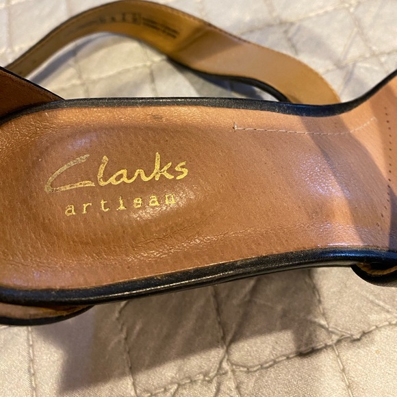 Clarks wedge strappa sandal. Size 8 - Picture 4 of 6